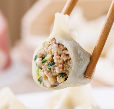  饺子机如何做出薄皮大馅、久煮不破的美味？这些技巧你知道吗？